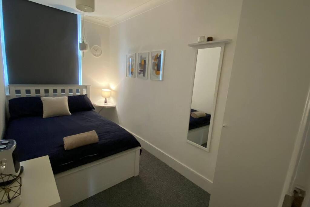 2 Bedroom Flat In Camberwell Green - Central Location With Excellent Connections To Tourist Attractions And Main London Airports Exterior foto